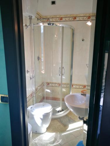 Un baño de Hotel Maria
