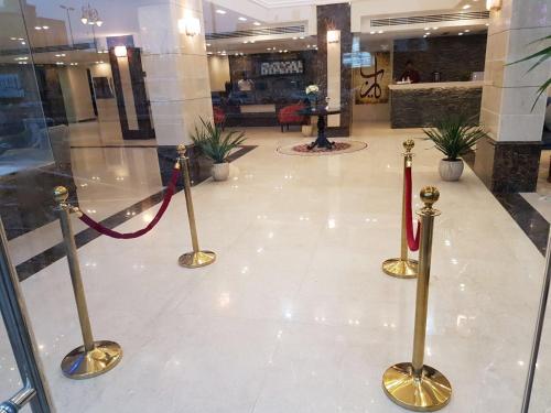 Remaz Suites Hotelのロビーまたはフロント