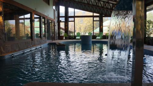 Bassein majutusasutuses Cabañas Blanche Neige Wellness & SPA või selle lähedal