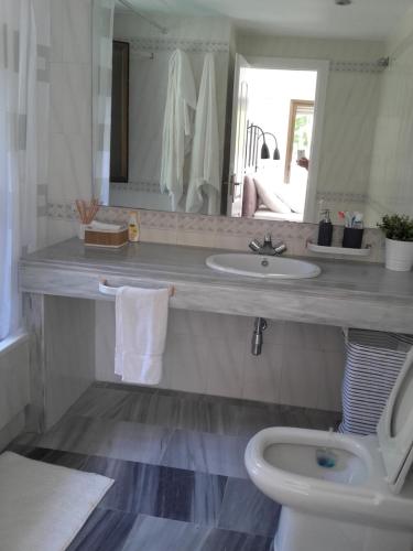 Kúpeľňa v ubytovaní Marbella Golden Beach, Luxury Beach Penthouse