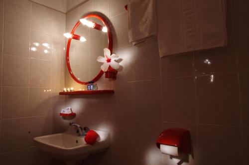 Kylpyhuone majoituspaikassa Effie Hotel