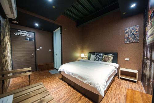 Una cama o camas en una habitación de Steel and screws