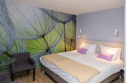Un pat sau paturi într-o cameră la H49 Apartman - Adults only
