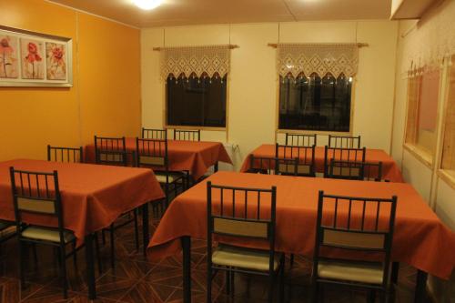 Restaurant o un lloc per menjar a Hostal Baquedano