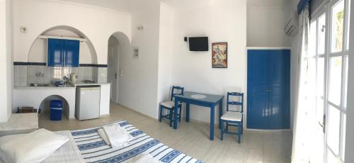 Η κουζίνα ή μικρή κουζίνα στο Dioskouri Art Villas