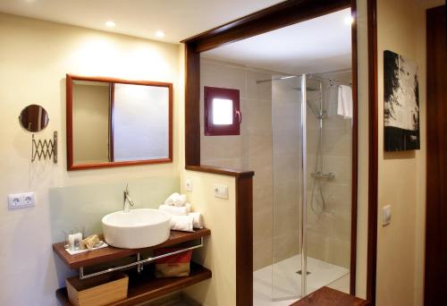 Ένα μπάνιο στο Hotel Ciutat Jardi