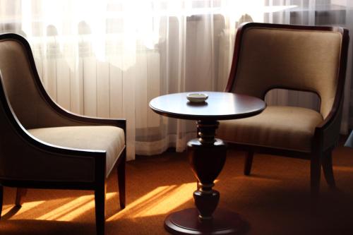 Χώρος καθιστικού στο Sultan Plaza hotel