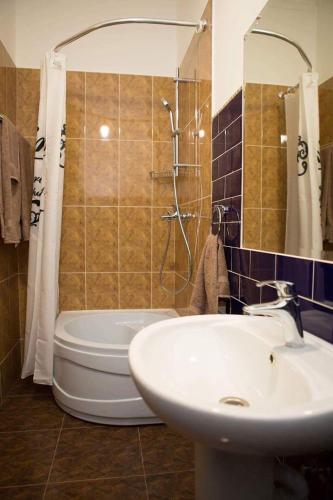 Ένα μπάνιο στο Apartment on Ovodova