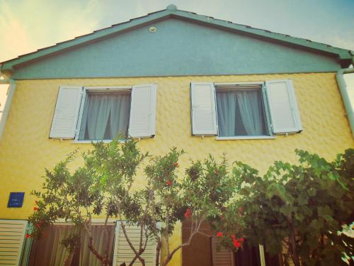 Apartmani Mersol Nin