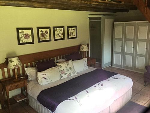 Ένα ή περισσότερα κρεβάτια σε δωμάτιο στο Warrens Guest House