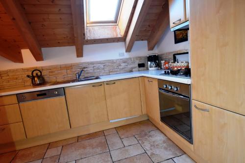 Dapur atau dapur kecil di Chalet alla Cascata