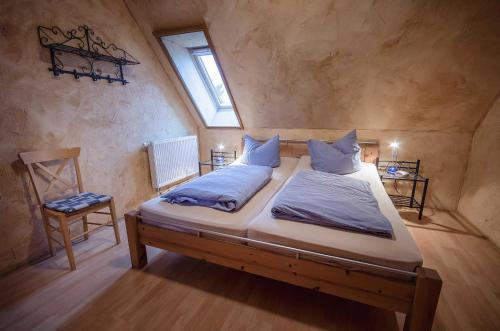 Katil atau katil-katil dalam bilik di Pferdehof Ranzow