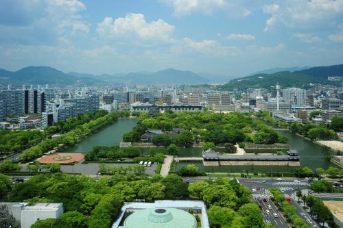 Ett flygfoto av Rihga Royal Hotel Hiroshima