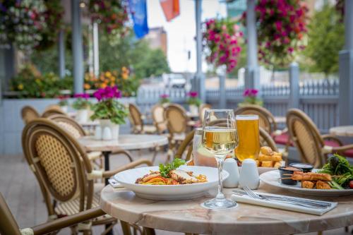 Foto da galeria de Grand Canal Hotel em Dublin