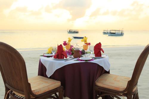 Nápoje v ubytování Thulhagiri Island Resort & Spa