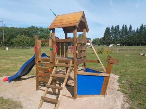 Herní místnost nebo prostor pro děti v ubytování Ferienhaus Villa Apfelbaum