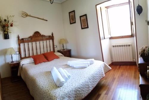 Casa Rural Zubiarenaにあるベッド