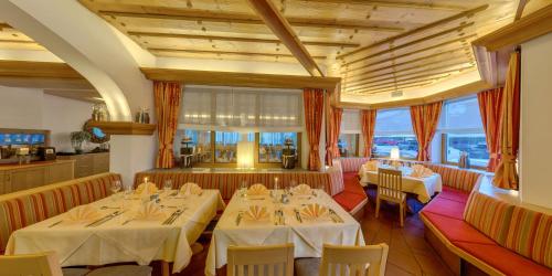 Restaurace v ubytování Almhotel Kärnten