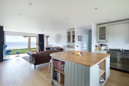 Gallery image of Airds Bay Luxury Beach House in Gatehouse of Fleet