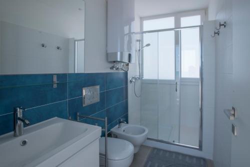 Bilik mandi di DELPOSTO Marina di Ragusa DS