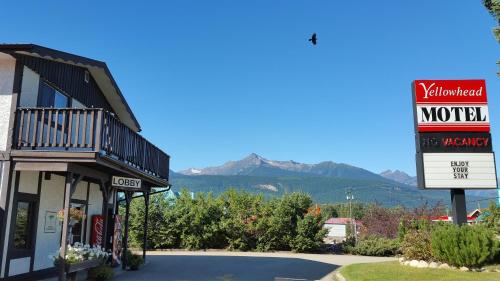 Foto dalla galleria di Yellowhead Motel a Valemount