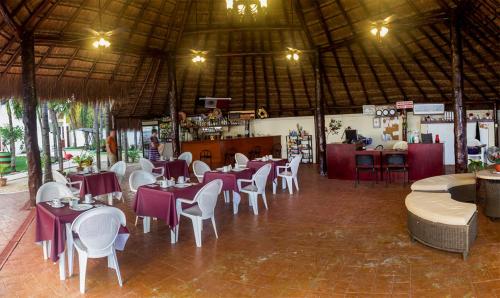 Restaurace v ubytování Villas Coco Resort - All Suites