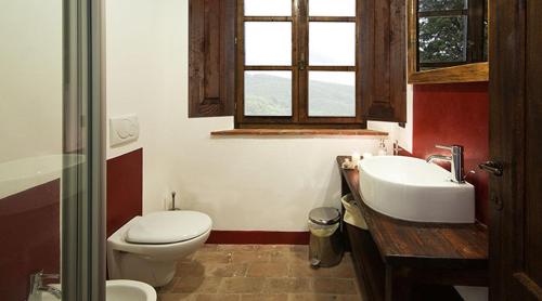 Phòng tắm tại Agriturismo San Quirico