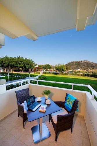 Zoes Hotel & Suites