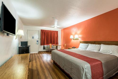 Motel 6-Attalla, ALにあるベッド