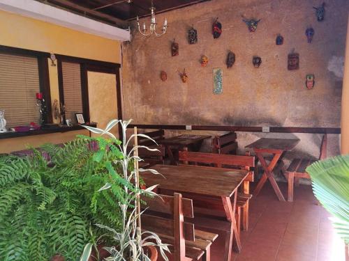 Un restaurante o sitio para comer en Casa Jocotenango