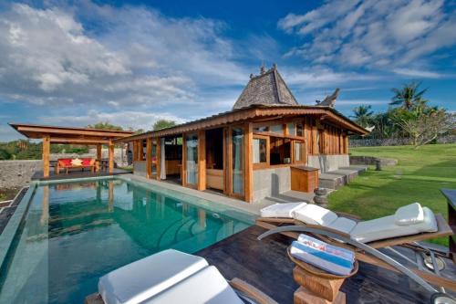 Gallery image of Bali Luxury Boutique Resort and SPA in Tanah Lot