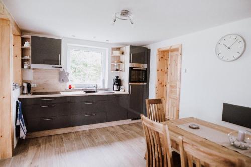 Kuchyň nebo kuchyňský kout v ubytování Landhaus Boldevitz