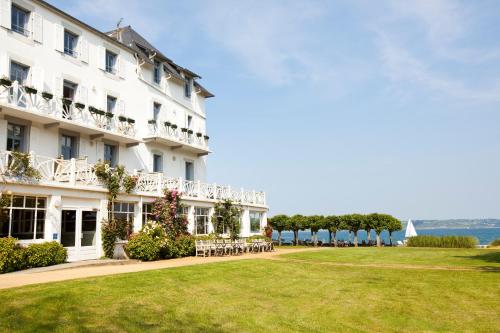 Afbeelding uit fotogalerij van Le Grand Hotel des Bains & Spa - Bretagne in Locquirec