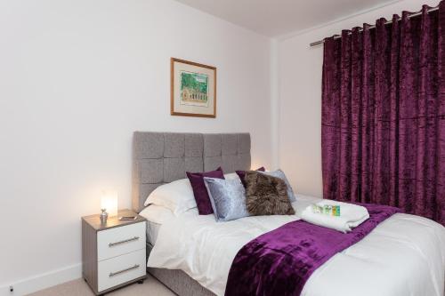 Self-contained town centre apartments Cromwell Rd by Helmswood Serviced Apartments