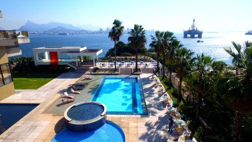 Вид на бассейн в Hotel Orizzonte Niteroi by Atlantica или окрестностях