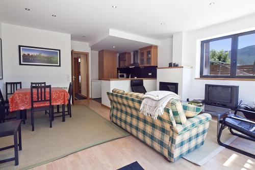Apartamentos Valencia de Anheu III, Valencia de Aneu ...