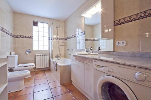 Kúpeľňa v ubytovaní Apartamentos Salardu III