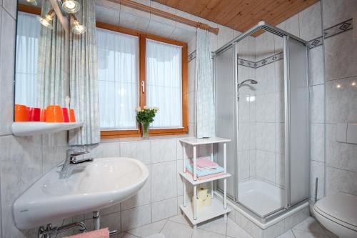 Koupelna v ubytování Haus Grutschnigg