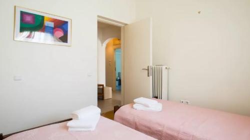 Large 3 bedroom Apt with Terrace