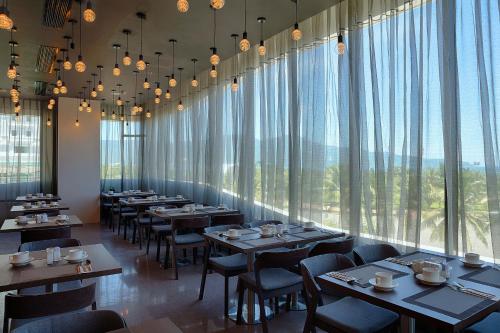 Parosand Da Nang Hotel — Beach