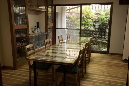 Gallery image of J-Hoppers Kumano Yunomine Guesthouse in Hongu