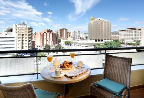 Makanan di atau berdekatan hotel