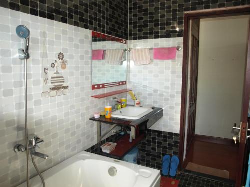 Koupelna v ubytování Villa Du lịch HUY HOÀNG