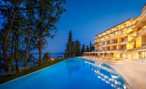 Hotel Ičići - by Liburnia Hotels & Villas — Pool view