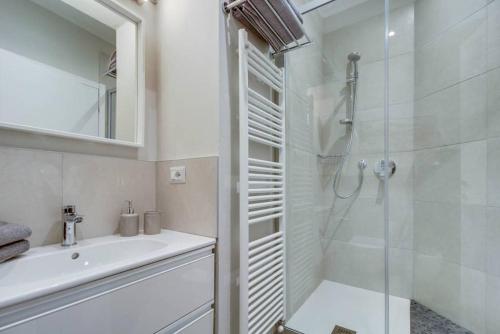 Ένα μπάνιο στο PicinqueComoLake