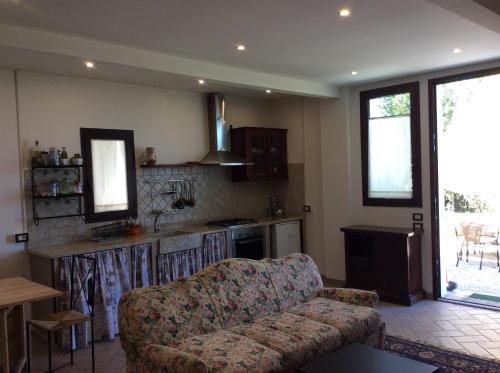 Η κουζίνα ή μικρή κουζίνα στο I Rondoni B&B
