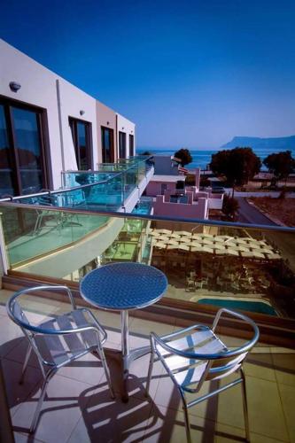 Gallery image of Crystal Bay Hotel in Kissamos