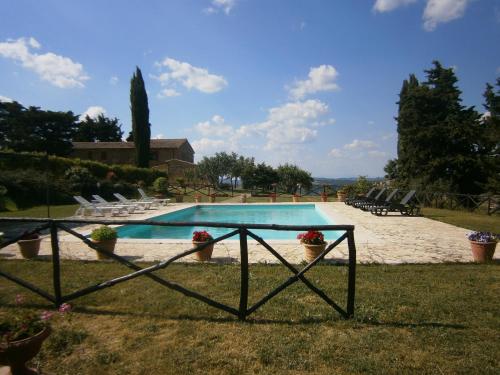 Piscine de l'établissement Agriturismo Collosodo ou située à proximité