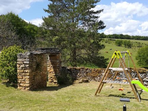 Herní místnost nebo prostor pro děti v ubytování Gîte Les Combes Montignac Lascaux