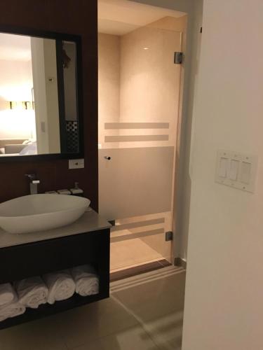Ванная комната в The Suite Playa Blanca